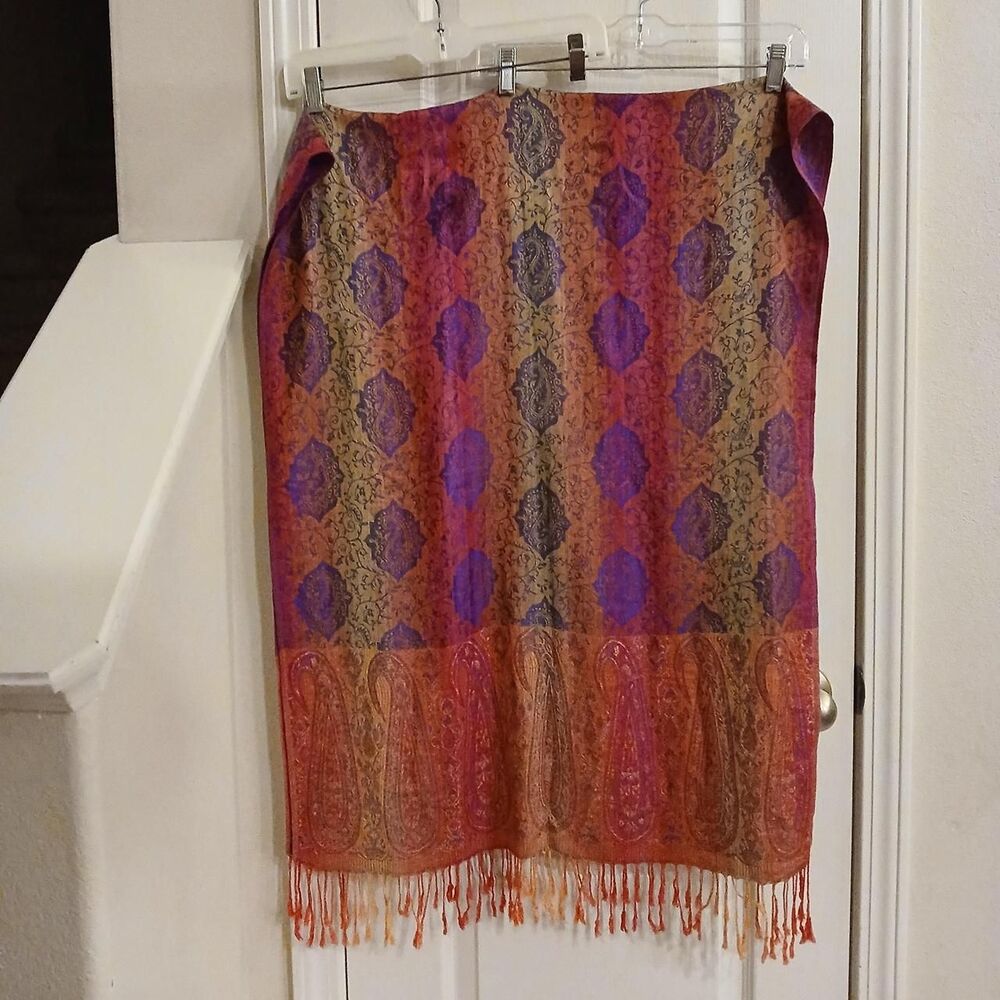 Pink purple orange yellow paisley pattern pashmina scarf or shawl with fringe - Picture 6 of 8